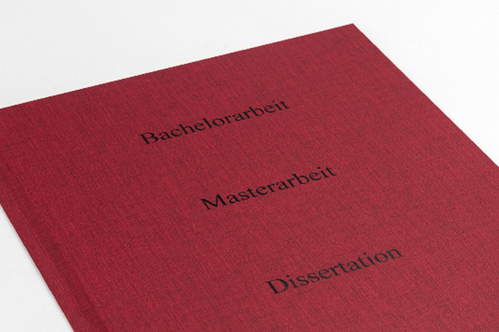 Abschlussarbeiten Hardcover: rot mit schwarzer Prägung