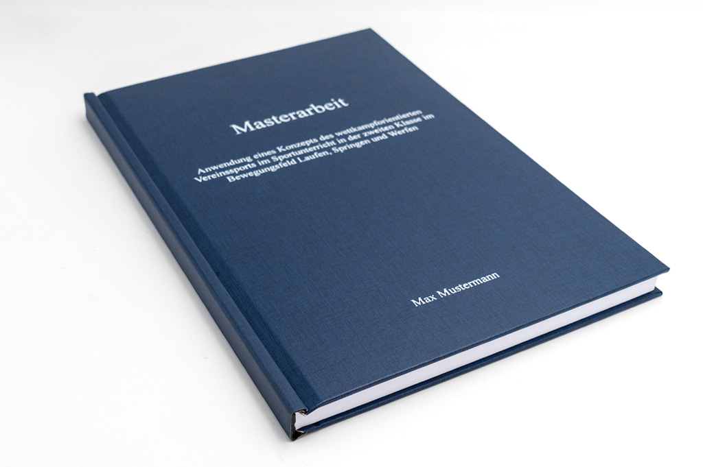 Abschlussarbeiten Hardcover: blau mit weißer Prägung