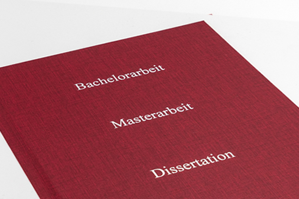 Hardcover ohne Beschriftung Hardcover: rot mit silberner Prägung