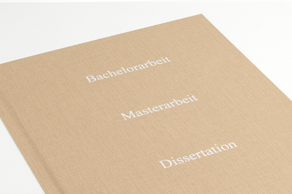 Abschlusszeitung / Jahrbuch / Kita-Zeitung Hardcover mit Beschriftung Hardcover: beige mit weißer Prägung